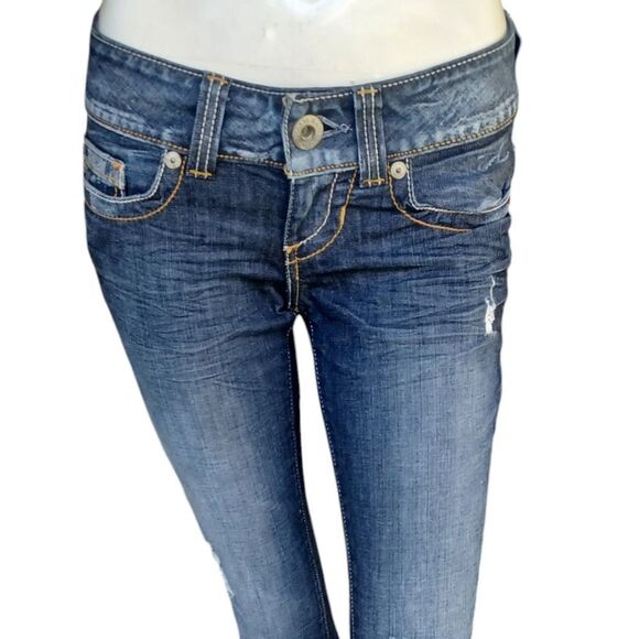 8100....Guess Jeans Daredevil Bootcut Size 26, 28" Inseam 6" Rise - Picture 1 of 5